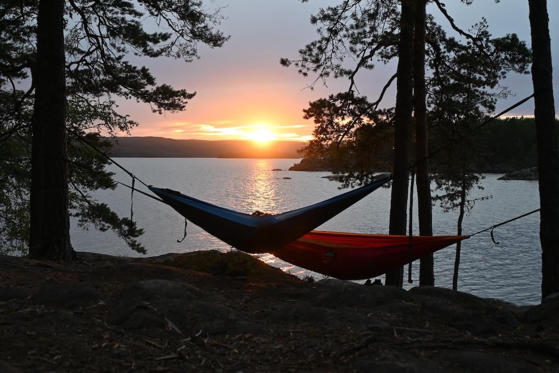 Flo und Ben schlafen in der HÄNGematte