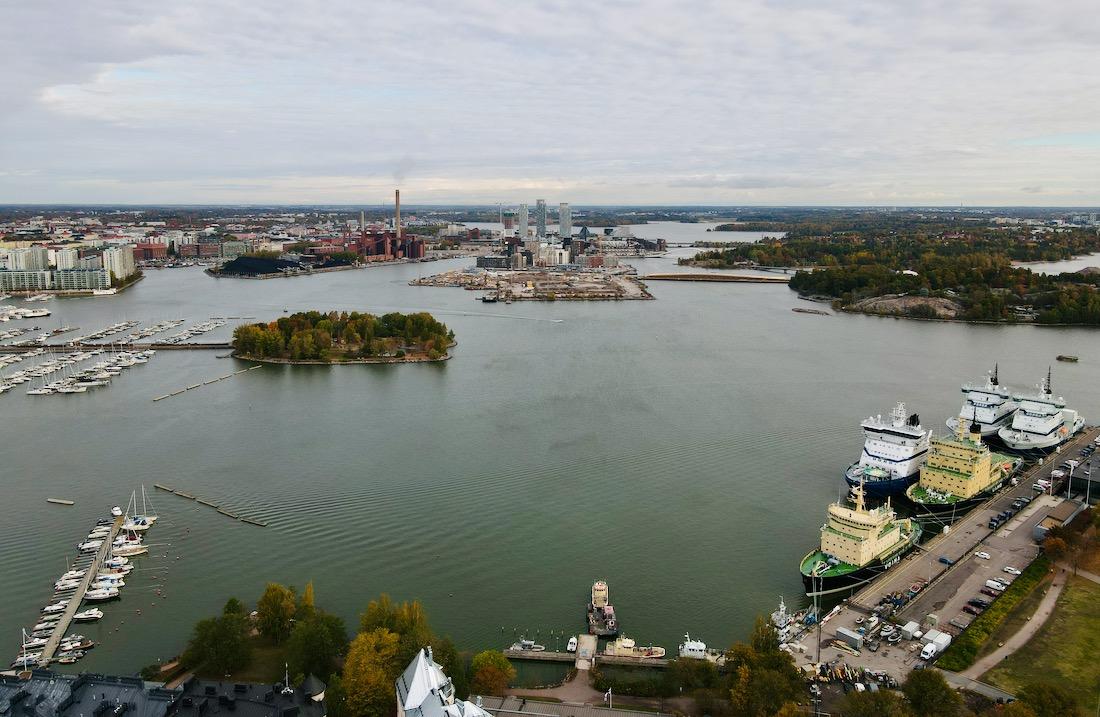 Die finnischen Eisbrecher aus der Luft