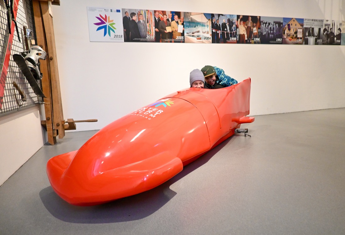 Der Bob im Wintersportmuseum in Mürzzuschlag in der Hochsteiermark