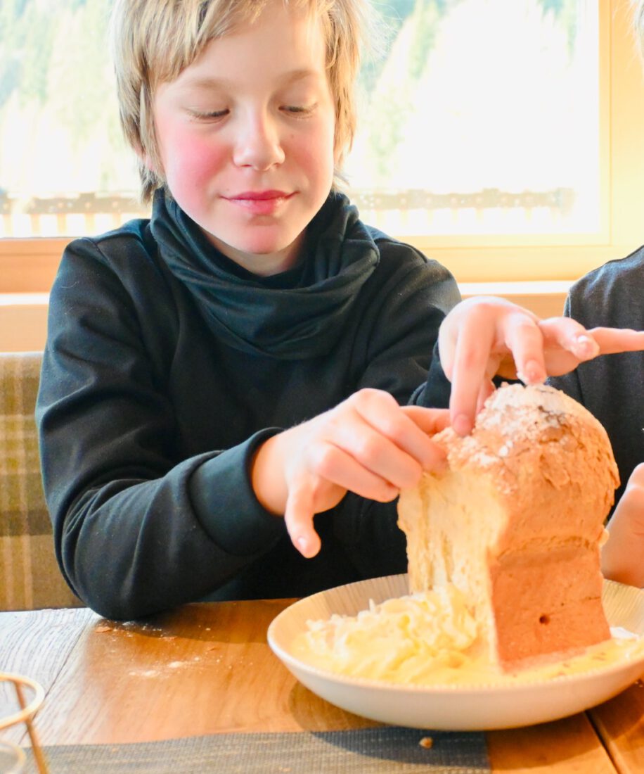 Eine riesige Buchtel im Die Gams im Skigebiet Brunnalm Hohe Veitsch