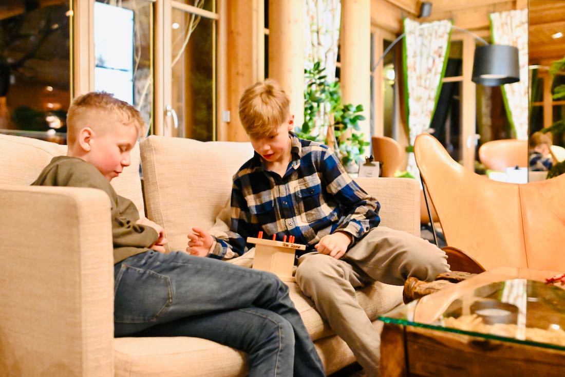 Ben und Flo am Abend im Hotel