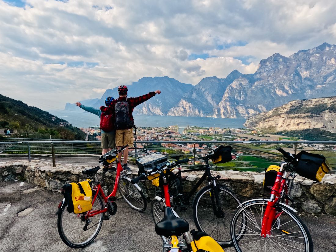 Ben und Flo sind stolz bis an den Gardasee geradelt zu sein