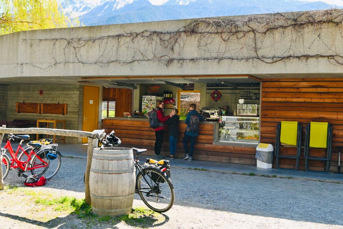 Ein Zwischenstopp unserer Eurobike Radreisen an der Radbar in Südtirol