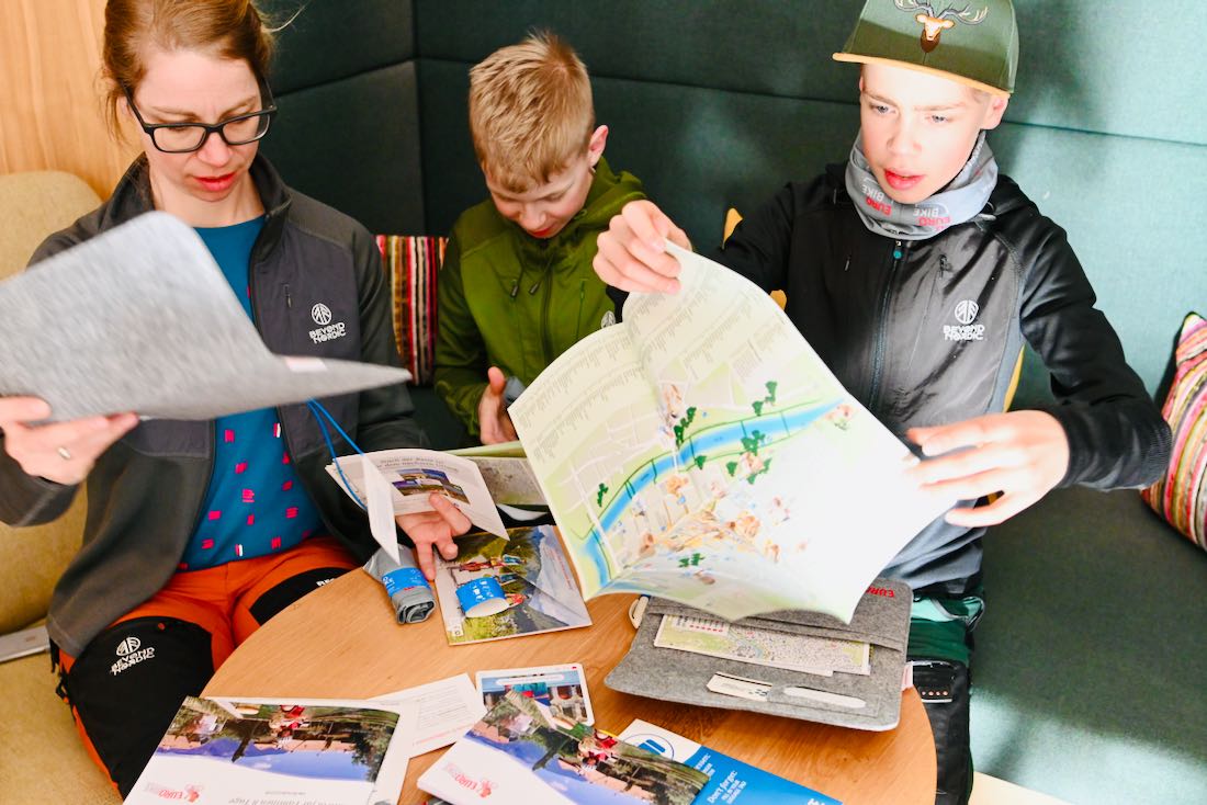 Eurobike Radreisen - Fravely packen Starterpakete aus