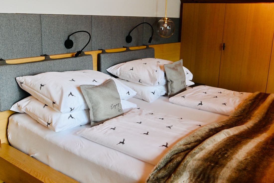 Schlafzimmer im Baumhaus