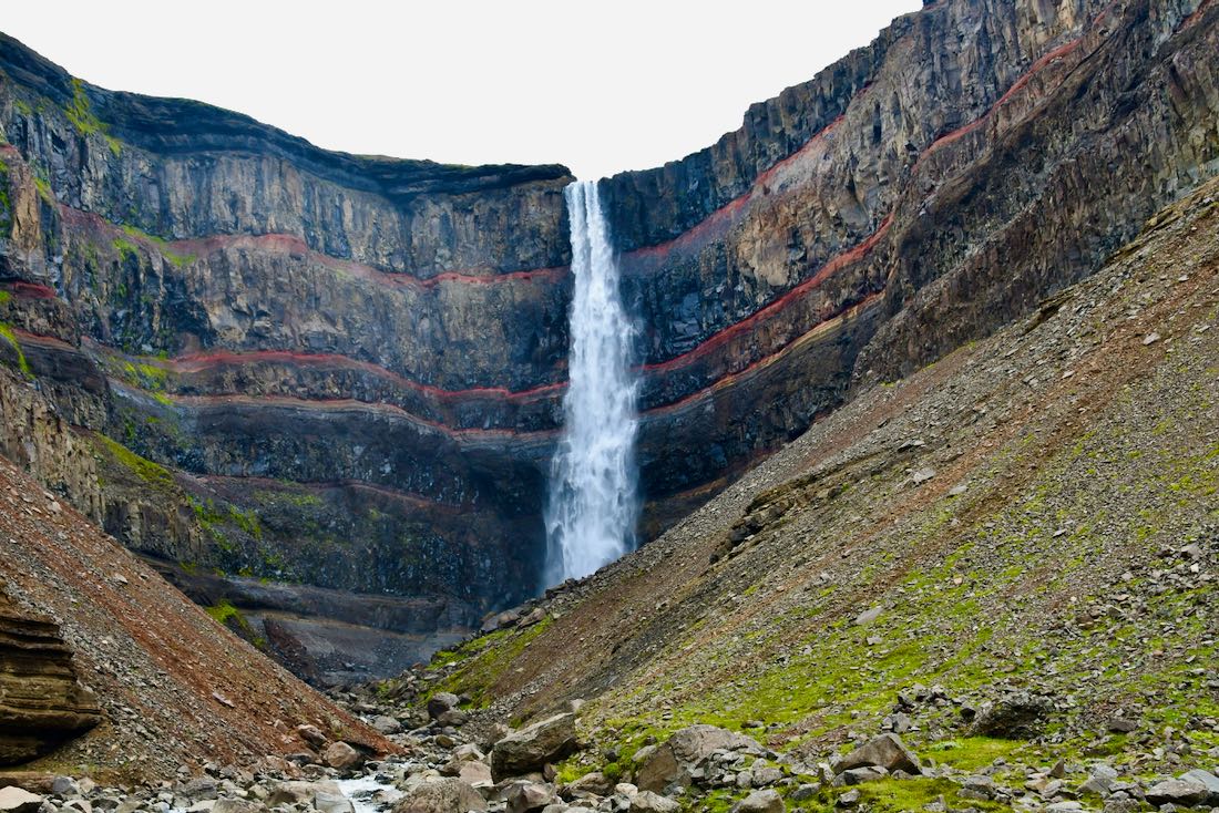Der Hengifoss in Island
