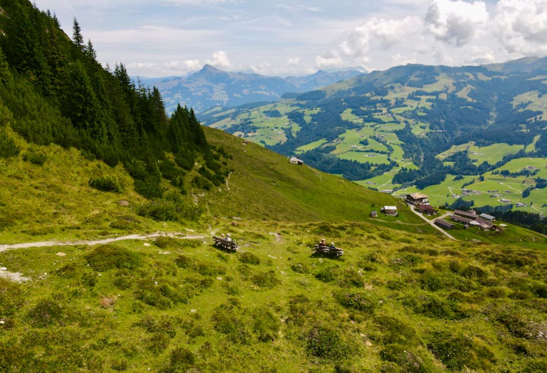 Blick in die Kitzbuehler Alpen beim Family KAT Walk