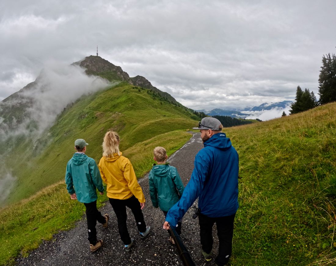 Wandern in Richtung Kitzbuehler Horn
