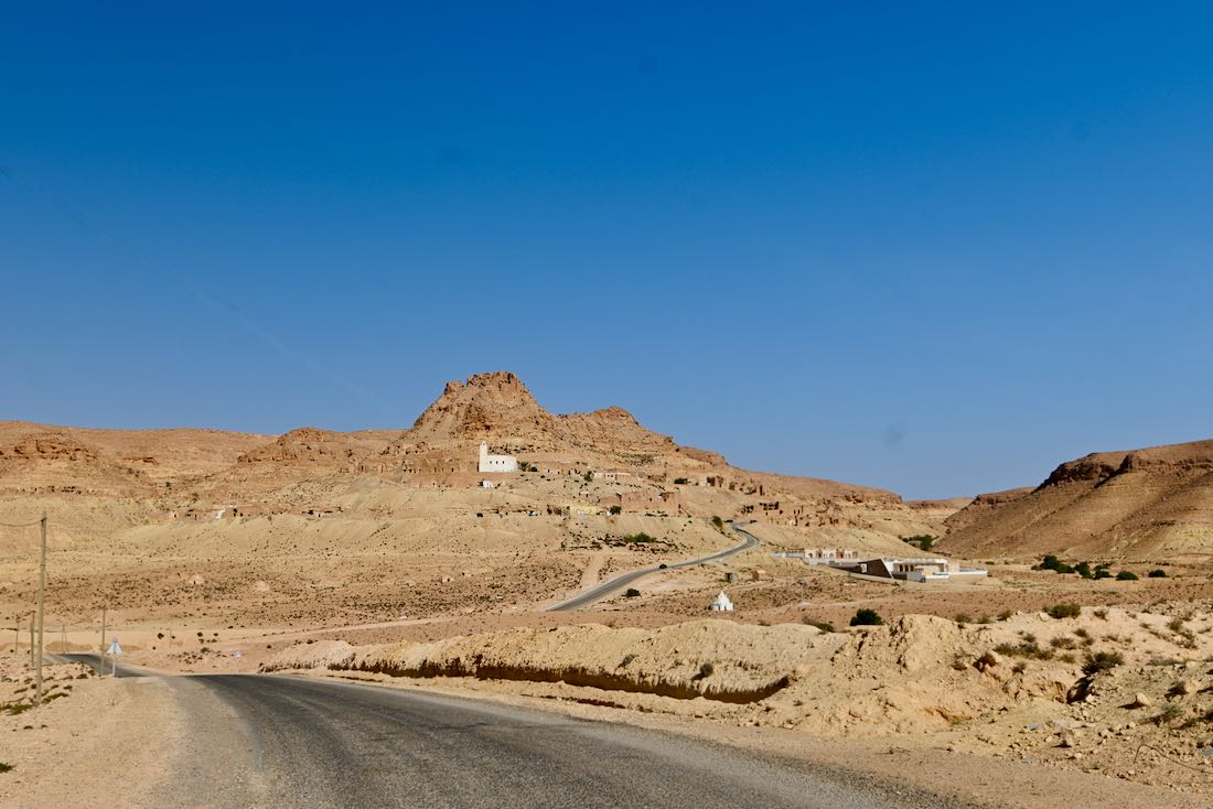 Das Berberdorf Douiret in der Region Dahar in Tunesien