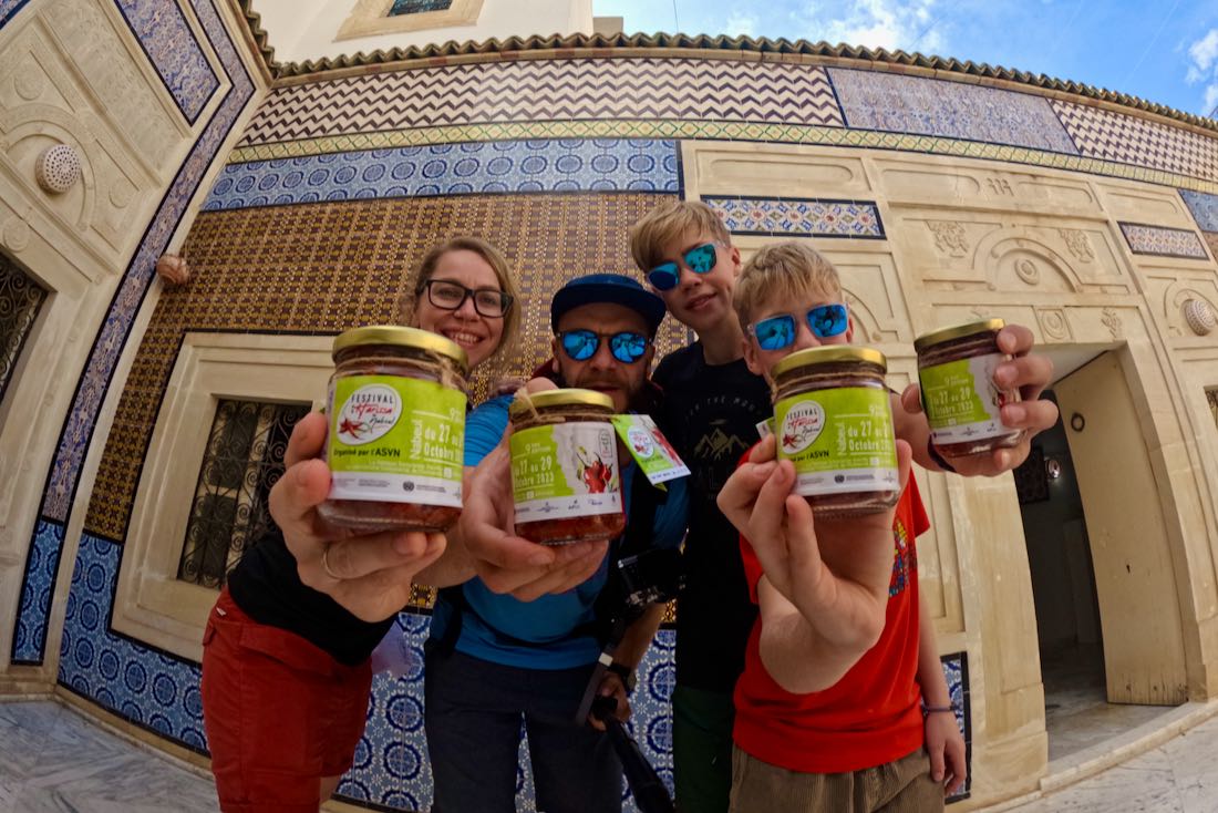 Fravely haben Harissa selbst gemacht in Nabeul in Tunesien