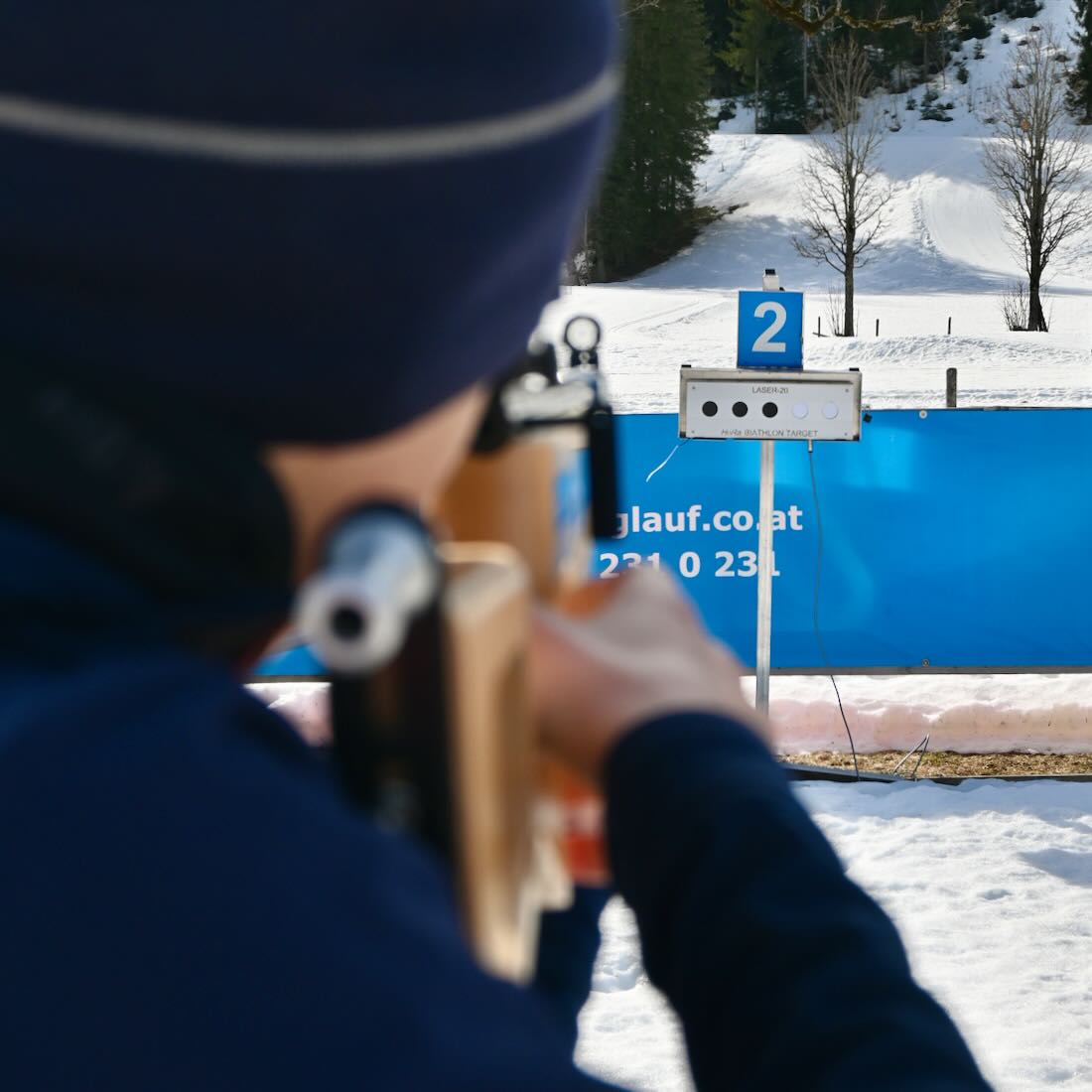 Flo beim Biathlon trofft die Scheiben