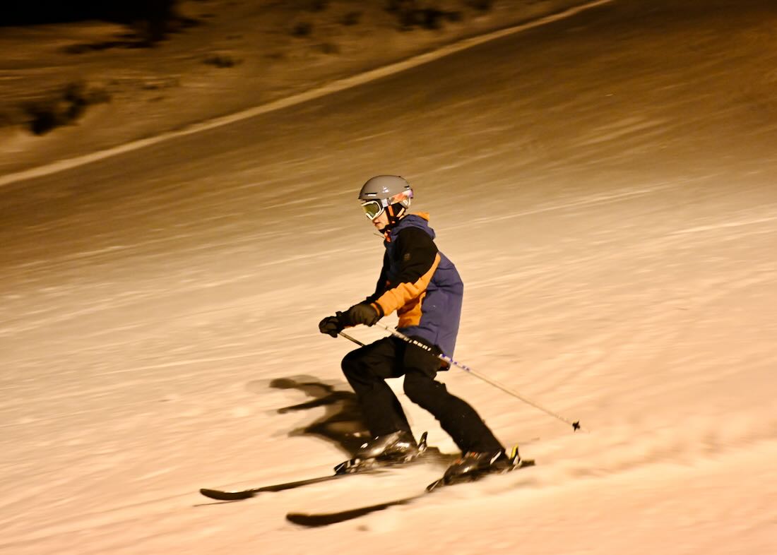 Flo beim Nachtskifahren an der Hochwurzen