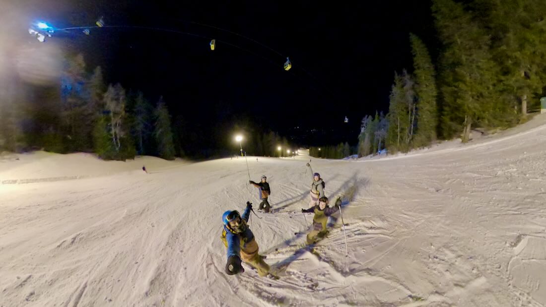 Fravely beim Nachtskifahren auf der Hochwurzen in Schladming am Dachstein