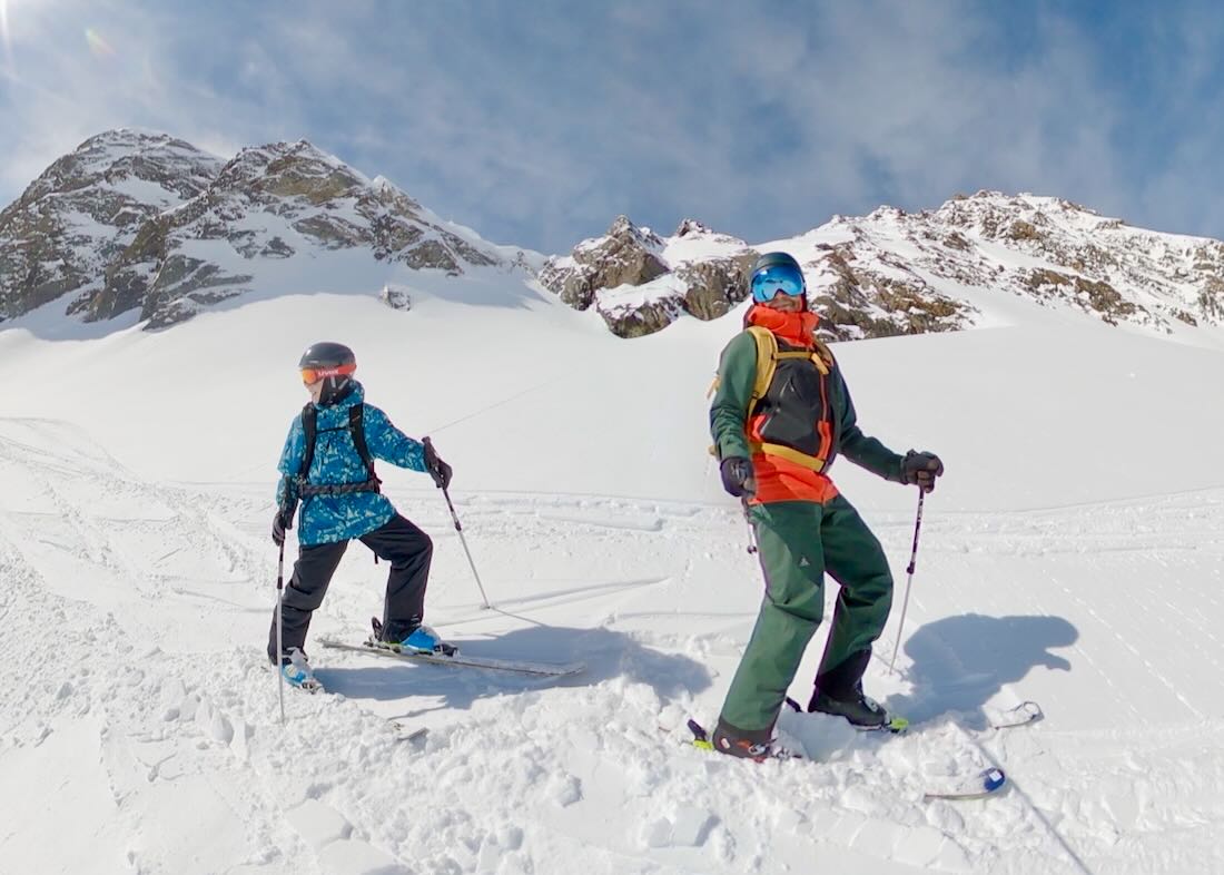Ben und Thomas freeriden auf dem Stubaier Gletscher