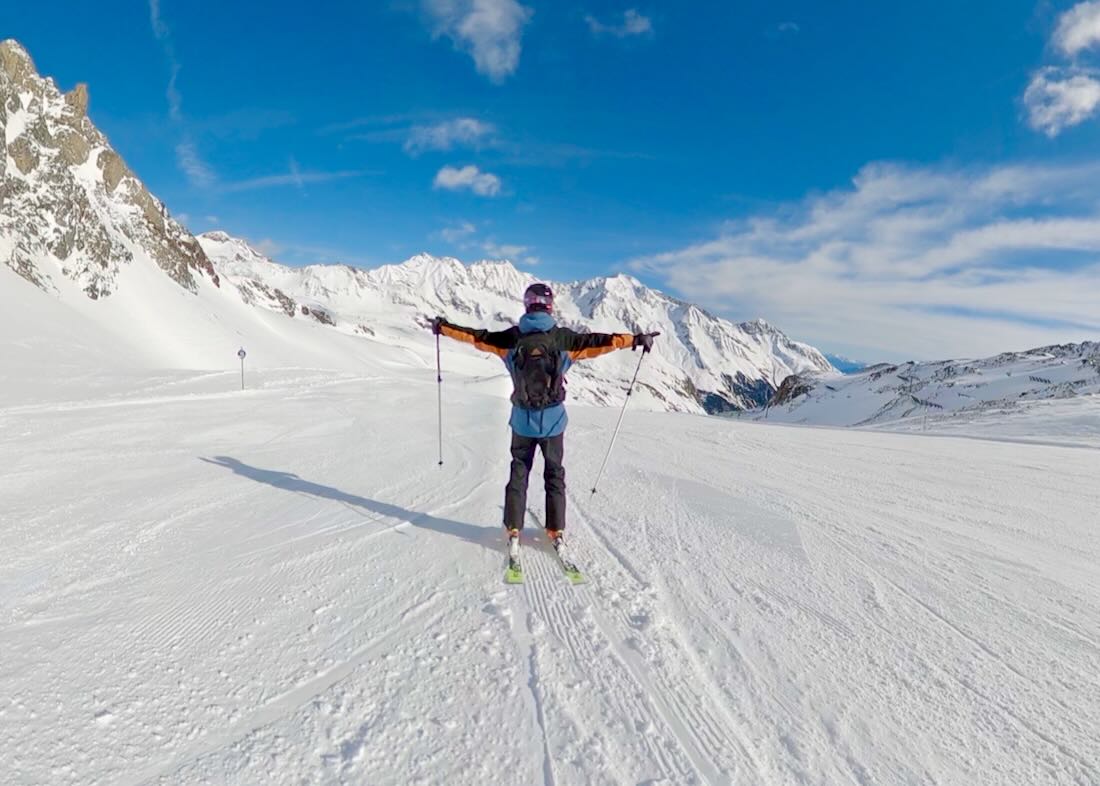 Flo liebt das Skifahren auf dem Stubaier Gletscher