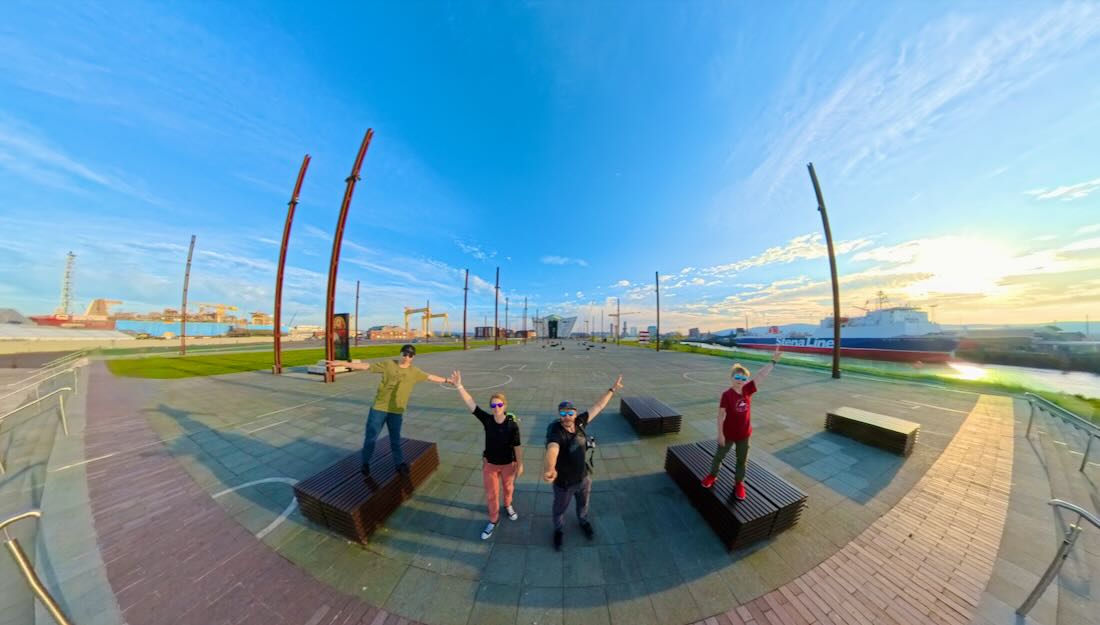 Fravely auf dem Trockendock der Titanic in Belfast