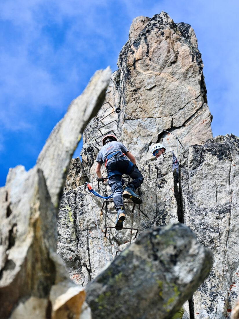 Ben und Flo klettern auf dem Eggishorn Klettersteig