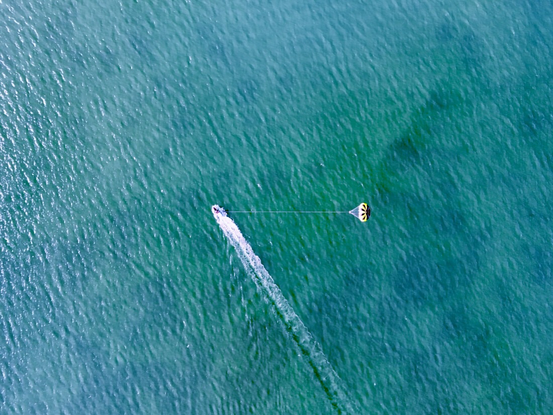 Parasailing am Strand von Bibione