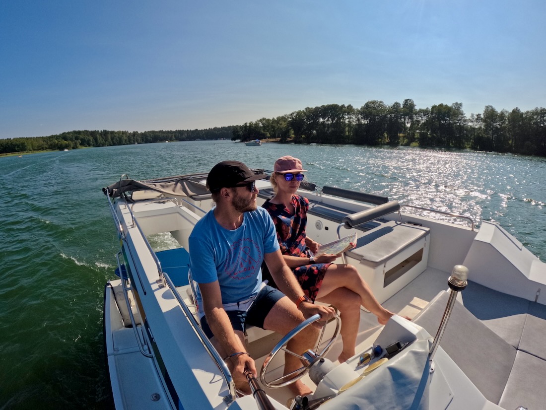 Melanie, Thomas am Steuer