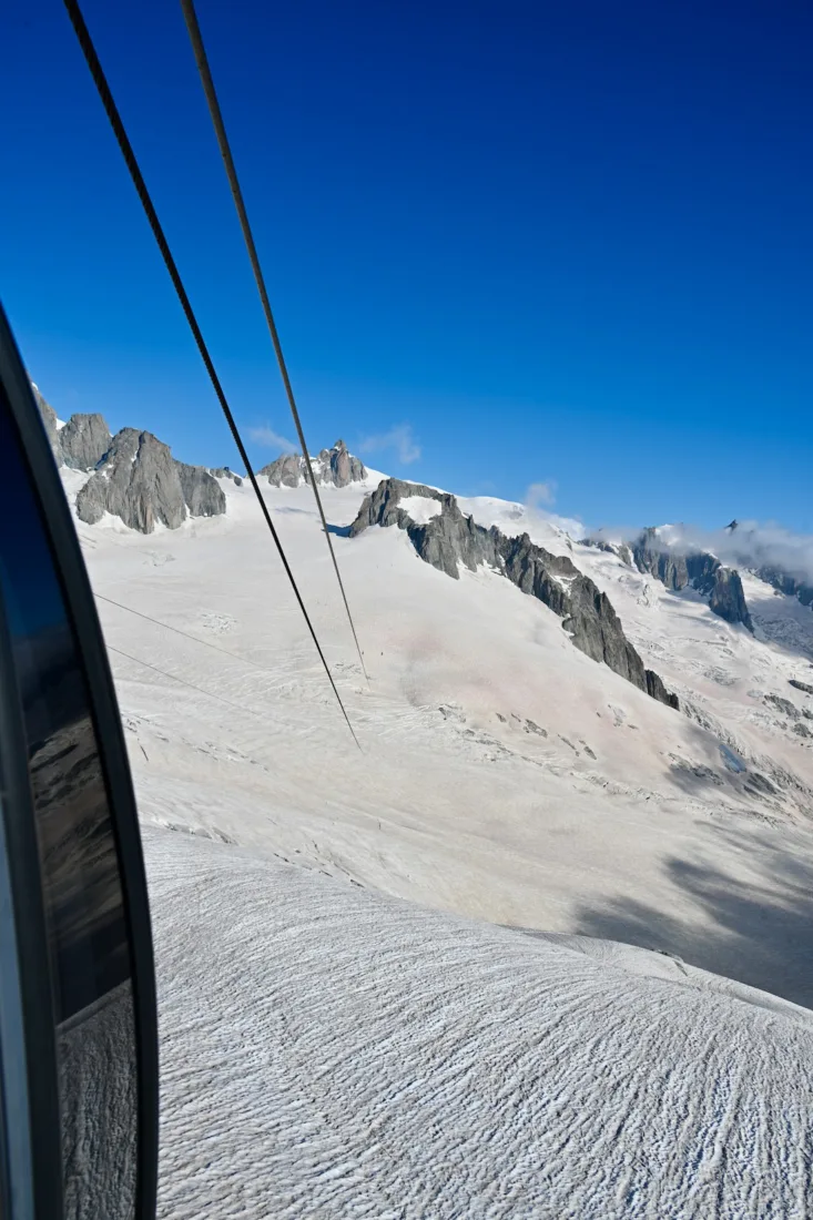 Blick aus der Panorama Seilbahn Monte Bianco