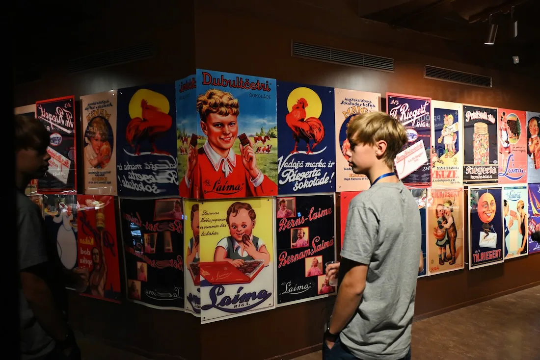 Flo im Laima Schokoladenmuseum in Lettland