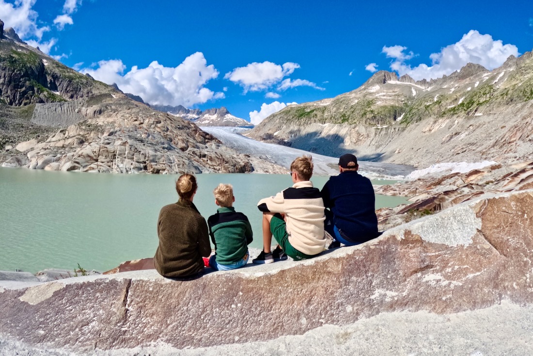 Fravely vor dem Rhonegletscher am Furkapass