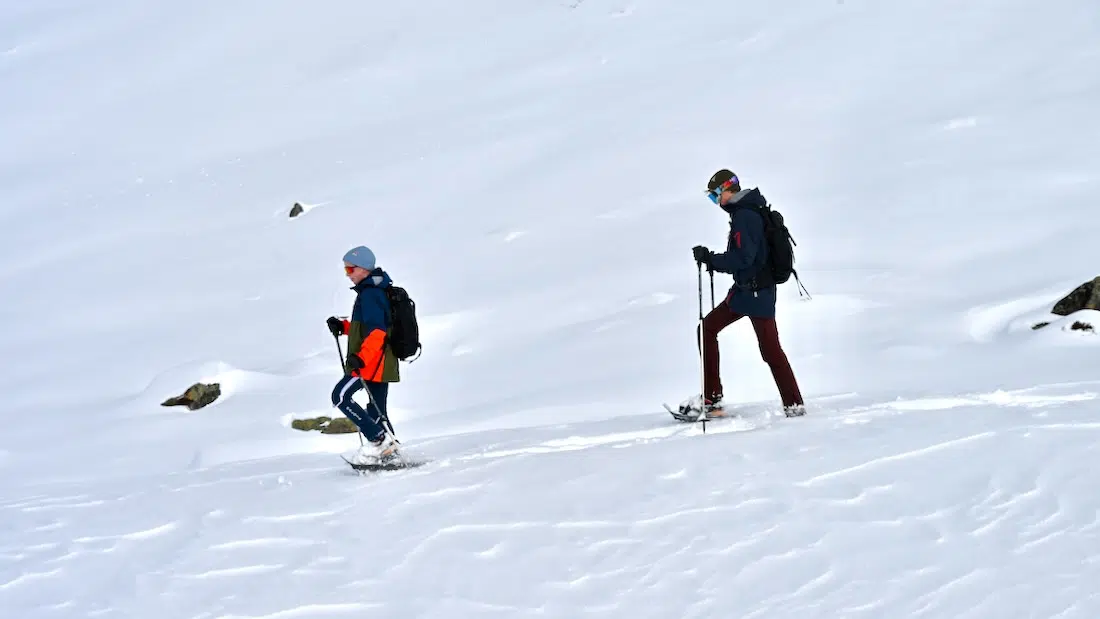 Ben und Flo mit Schneeschuhen auf der Silvretta Bielerhöhe