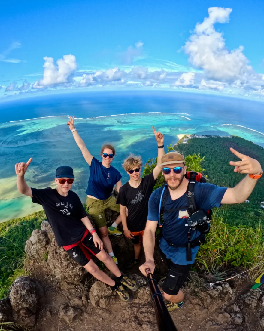 Fravely auf dem Le Morne Brabant vor dem Unterwasserwasserfall