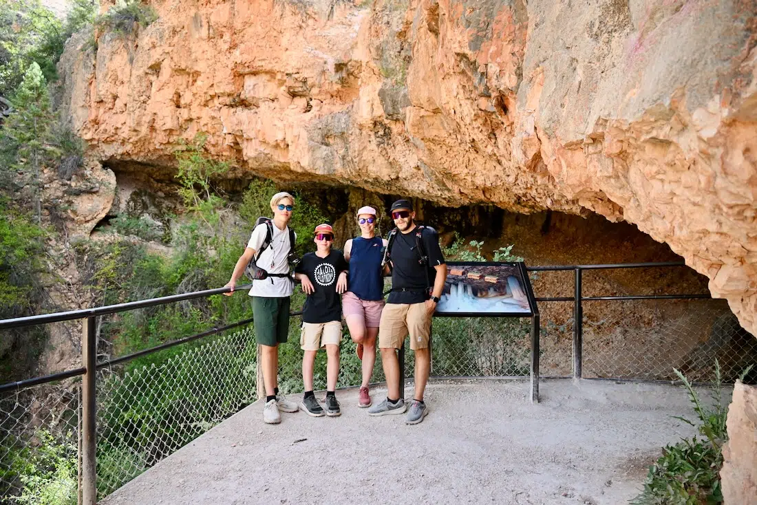 Fravely an der Mossy Cave in Utah