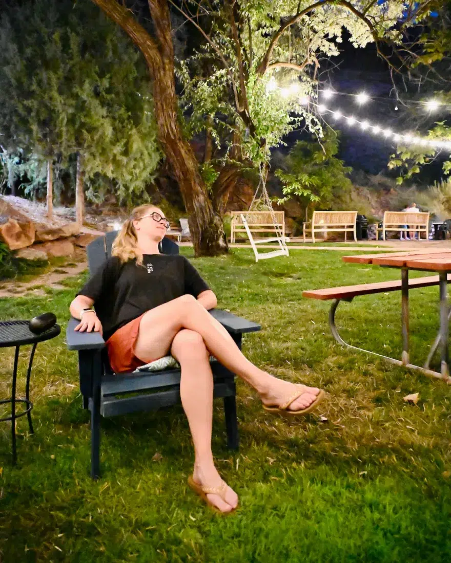 Melanie im Park der Moab Springs Ranch