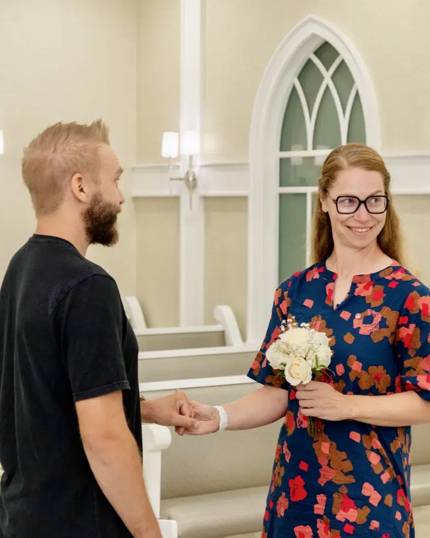 Thomas und Melanie beim Ja-Wort in der Bliss Wedding Chapel
