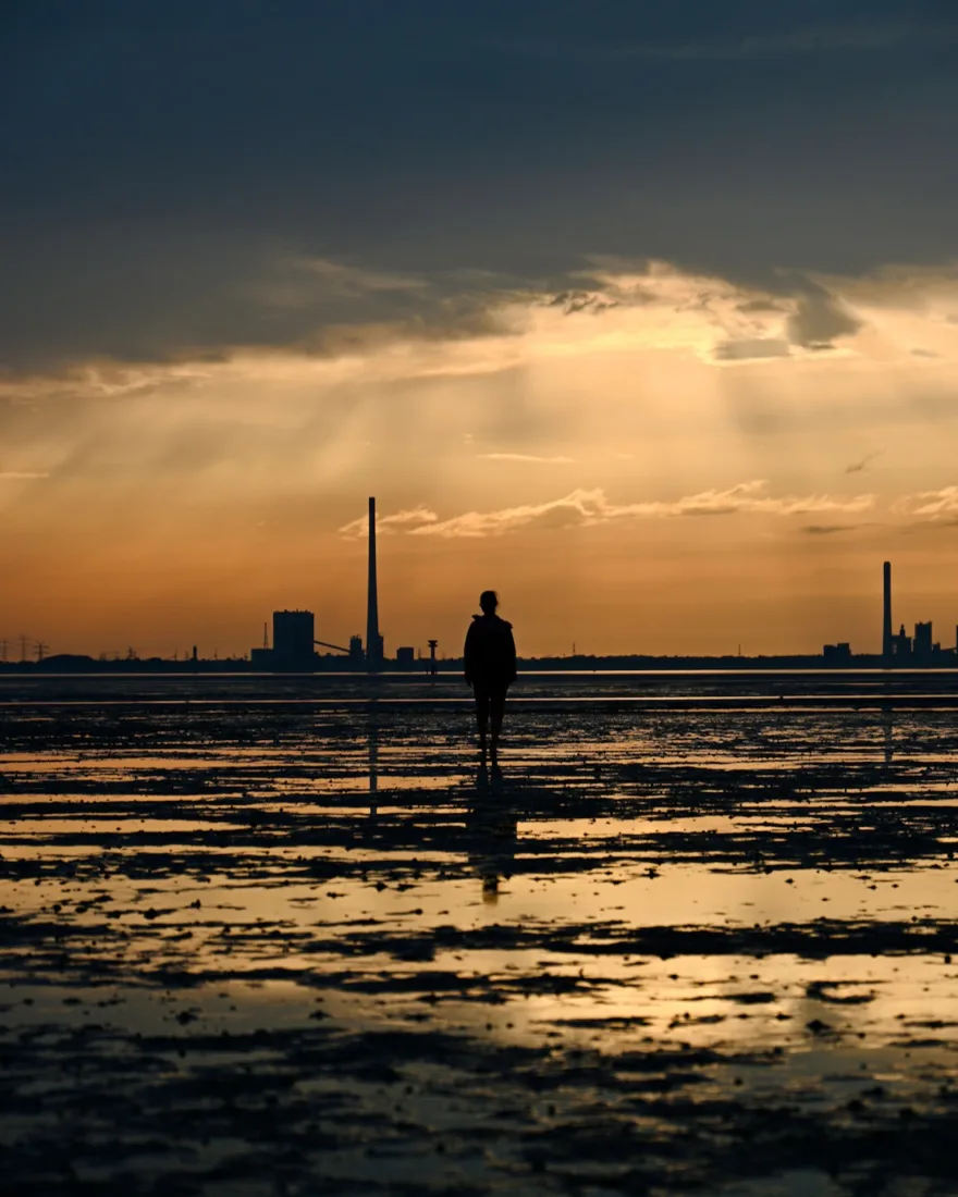 Melanie im Sonnenuntergang in Butjadingen