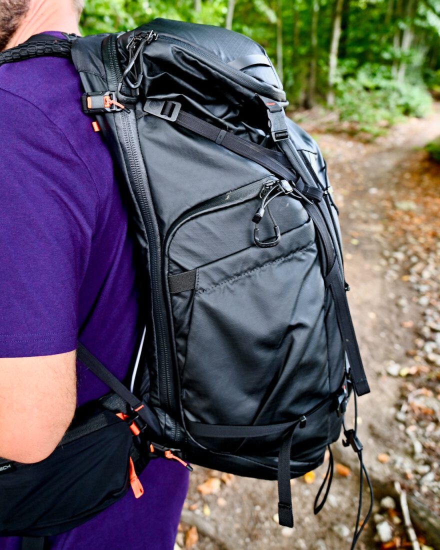 PGYTECH OnePro Flex 30L von der Seite