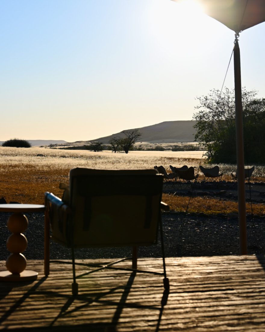 Das Desert Rhino Camp mit Blick in die Wildnis