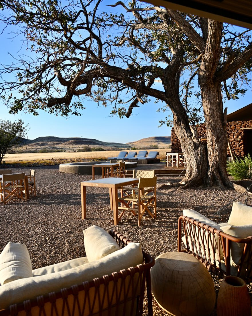Die Lounge im Desert Rhino Camp