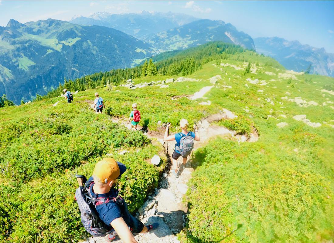 Abstieg vom Muttjöchle im Montafon
