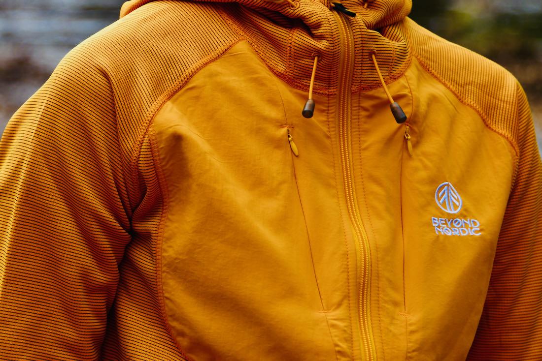 Beyond Nordic - Jacke gelb von vorn