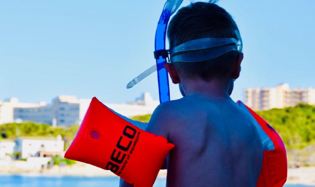 Flo schnorchelt auf Mallorca