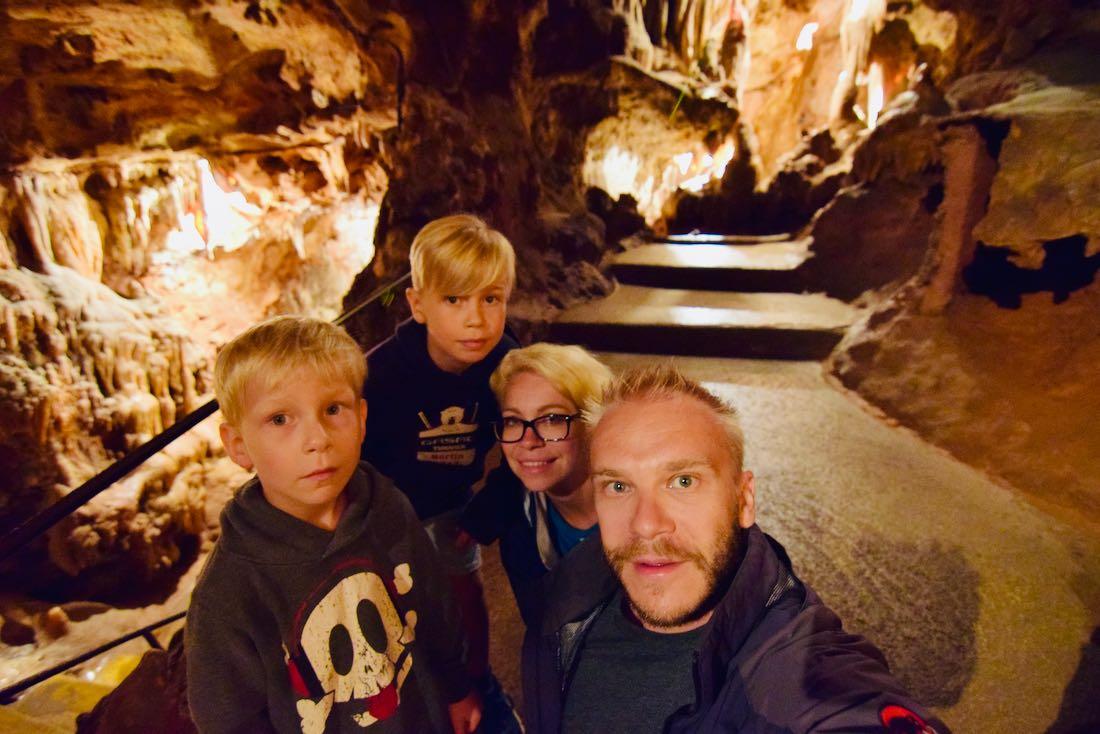 Fravely in der Grotte de Saint Cézaire