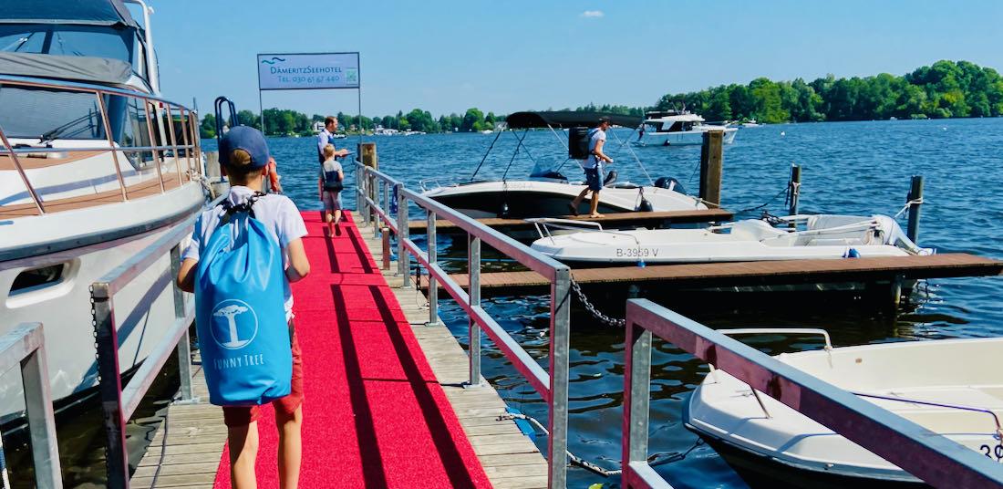 Funny Tree Drybag auf dem Rücken