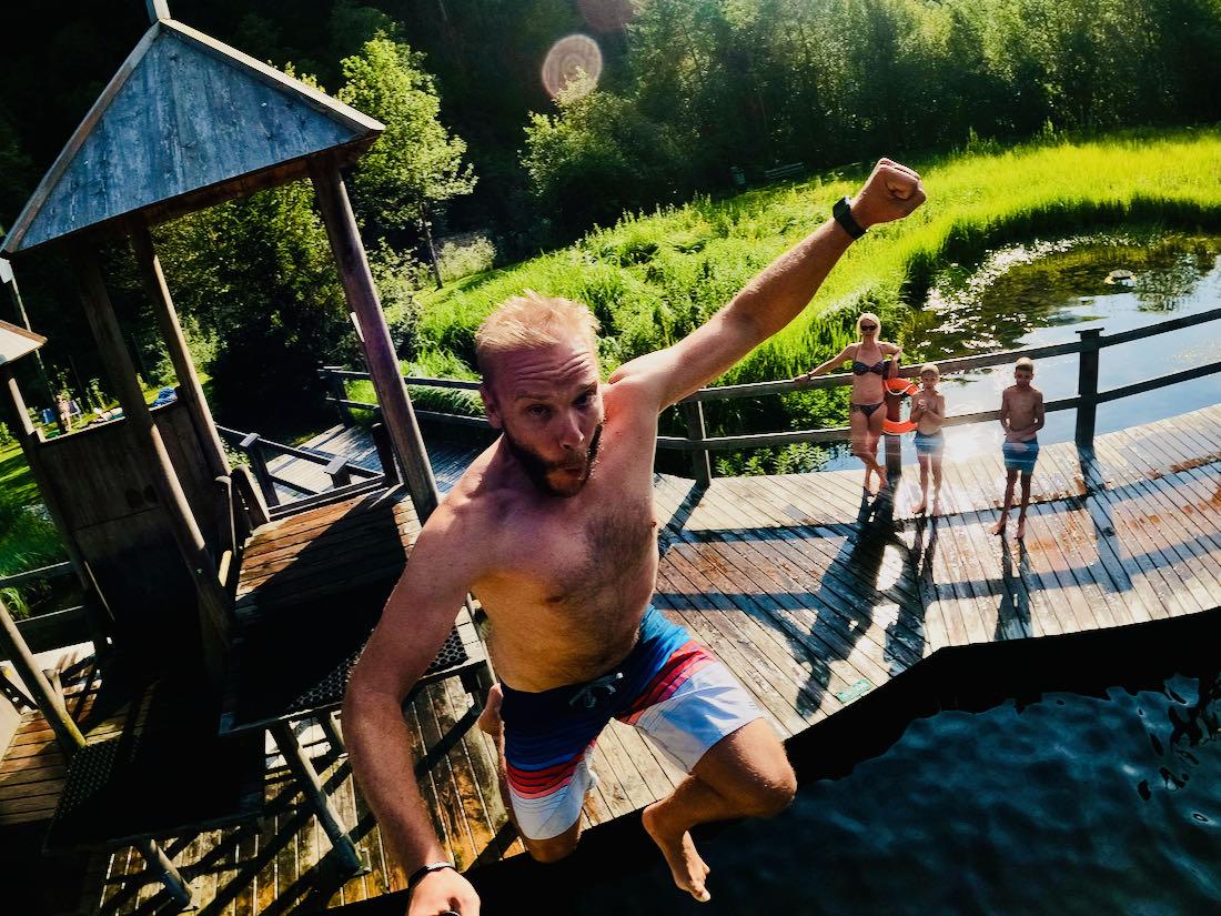 Jump ins Naturbad Mountain Beach in Montafon