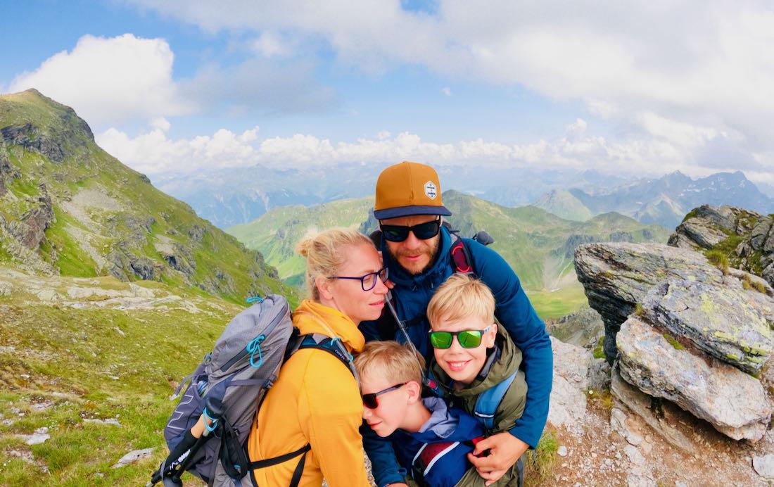 Leicht geschafft sind wir in den Bergen des Montafon