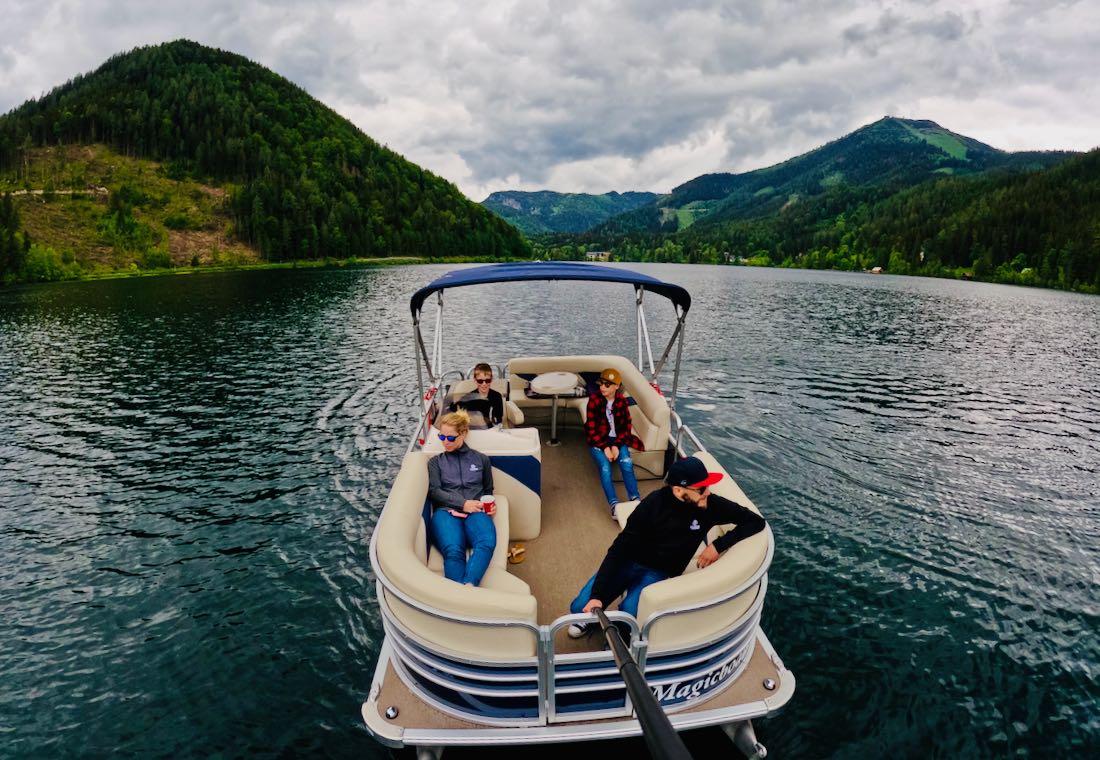 Mit dem Party-Boot auf dem Erlaufsee