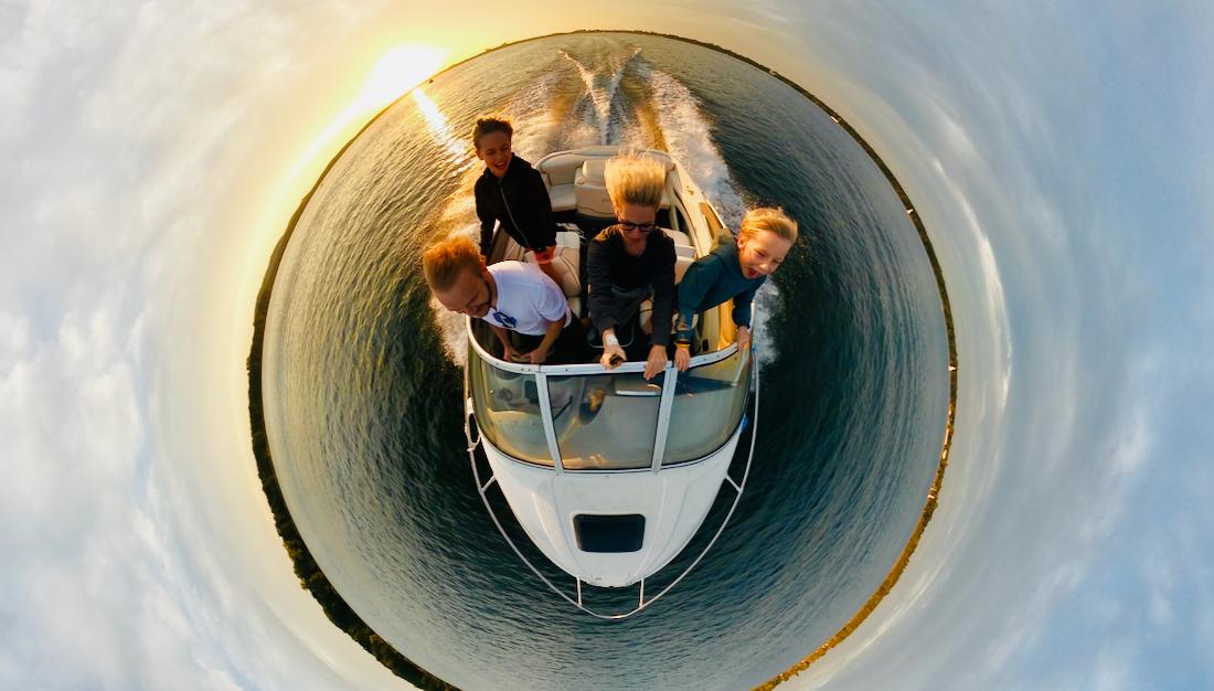 Sonnenuntergang mit dem Boot auf dem Müggelsee